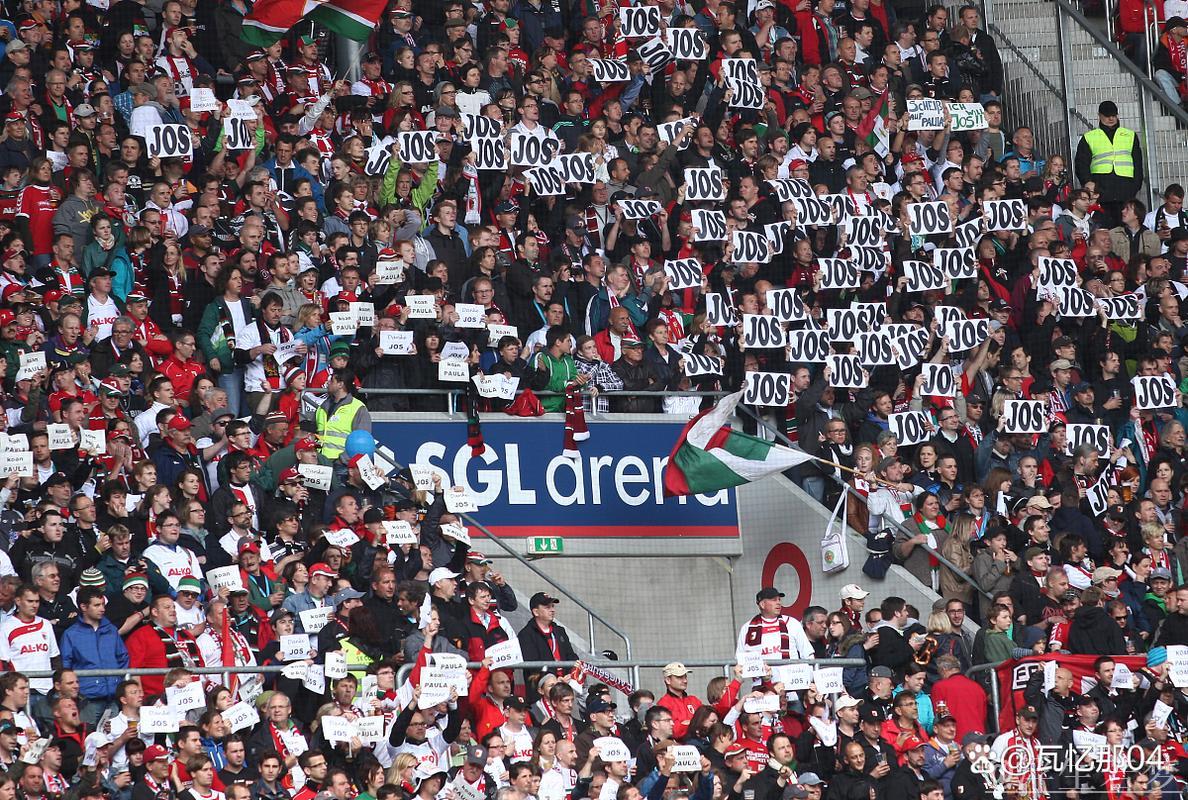 热刺欧联夺冠20万球迷狂欢,麦迪逊受访途中险出意外 热刺欧联夺冠20万球迷狂欢,麦迪逊受访途中险出意外